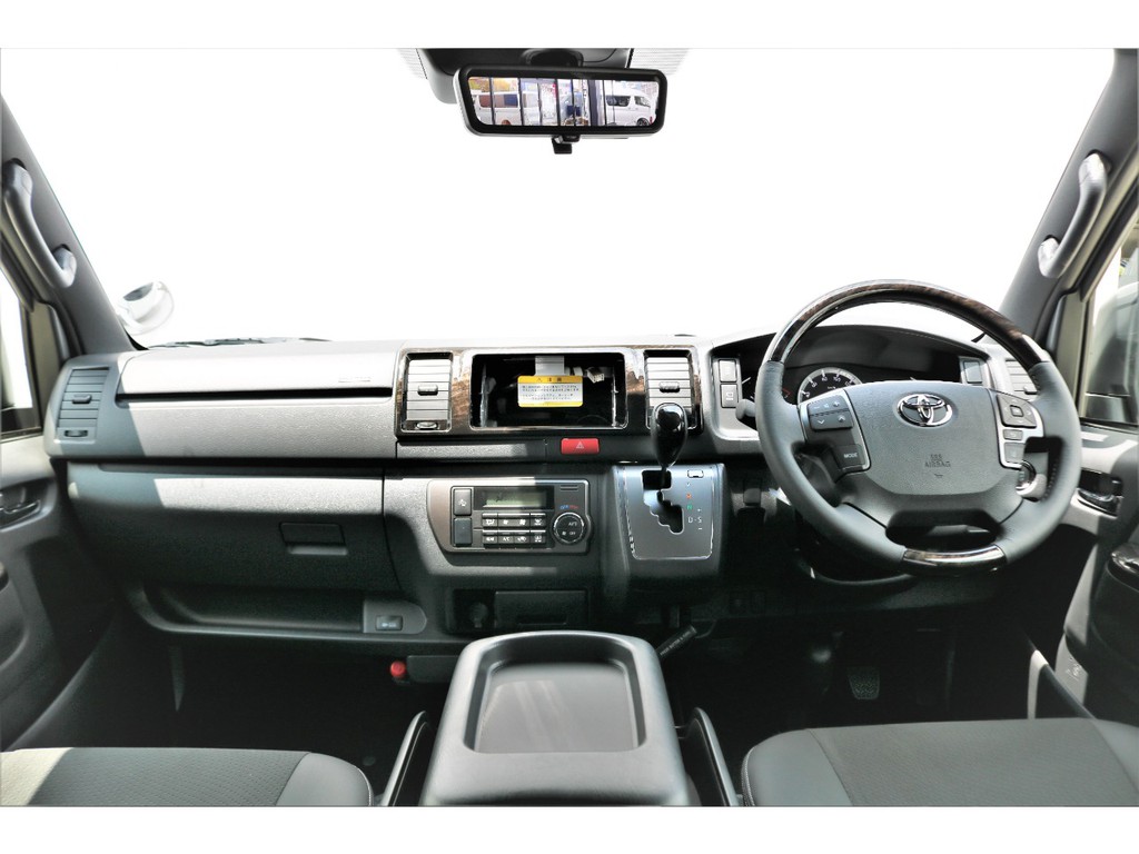 特別仕様車専用装備充実の高級感溢れる内装！！※入荷遅れの為一部取り付いていないパーツがございます。