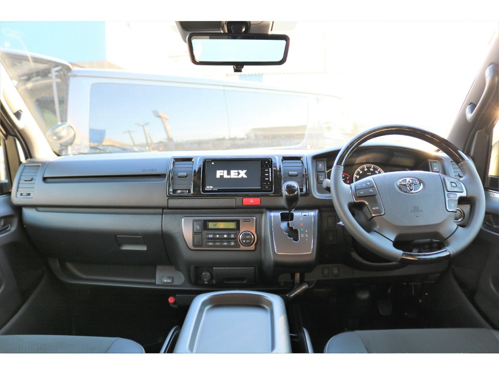 特別仕様車専用装備で高級感溢れる内装！！