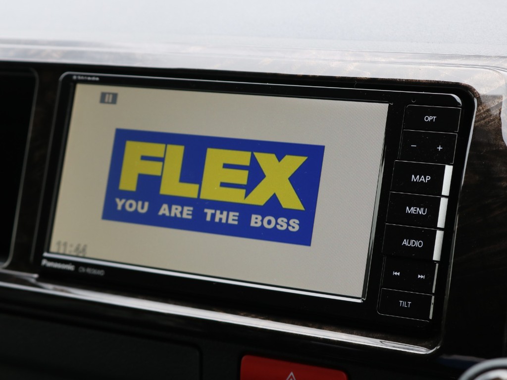 フルセグSDナビは走行中の視聴やBluetooth接続など便利な機能盛りだくさん♪
