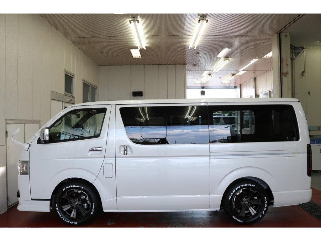新車ハイエースＶダークプライムⅡ２８００ディーゼルタボナビパッケージ完成致しました！！フレックスカスタム満載の1台入庫致しました！！