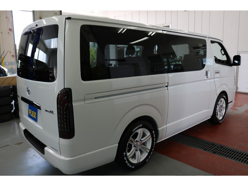 新車ハイエースＶダークプライムⅡ２８００ディーゼルターボ２ＷＤナビパッケージ完成！！両側パワースライドドア装備！！４１５コブラパーツ多数装備！！