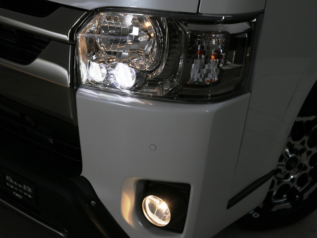 ＬＥＤヘッドランプ　標準装備！