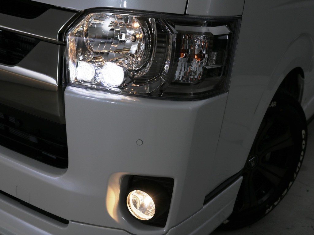 ＬＥＤヘッドランプ標準装備！