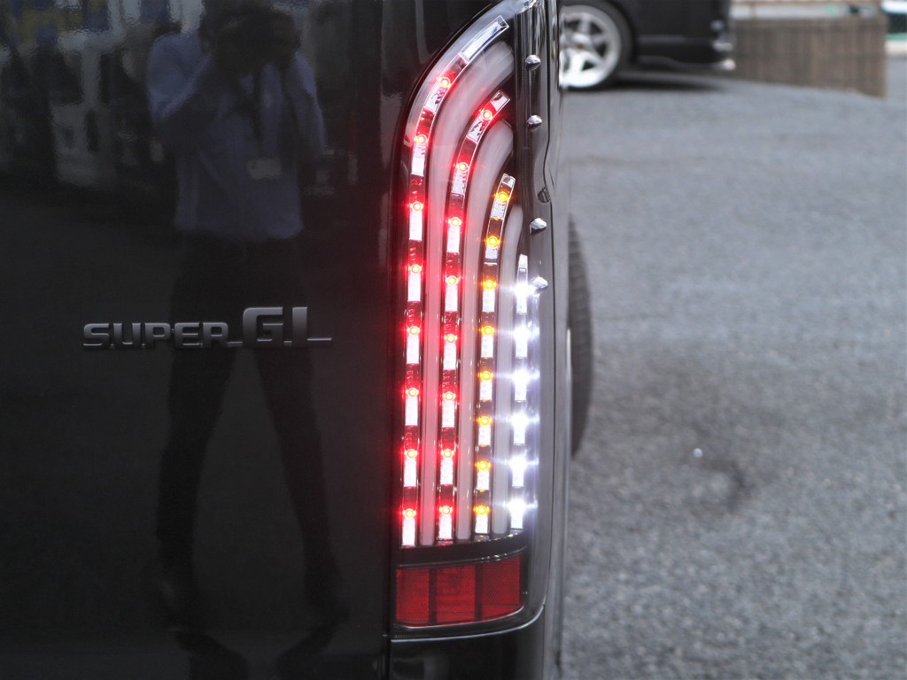 ＦＬＥＸ煌ＬＥＤテールランプ！もちろんスモークタイプをインストール☆