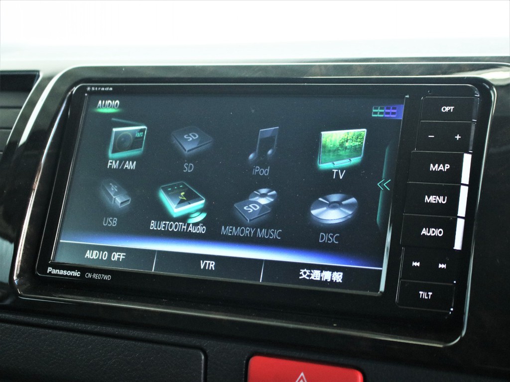 新品の７型フルセグSDナビを装備しております。