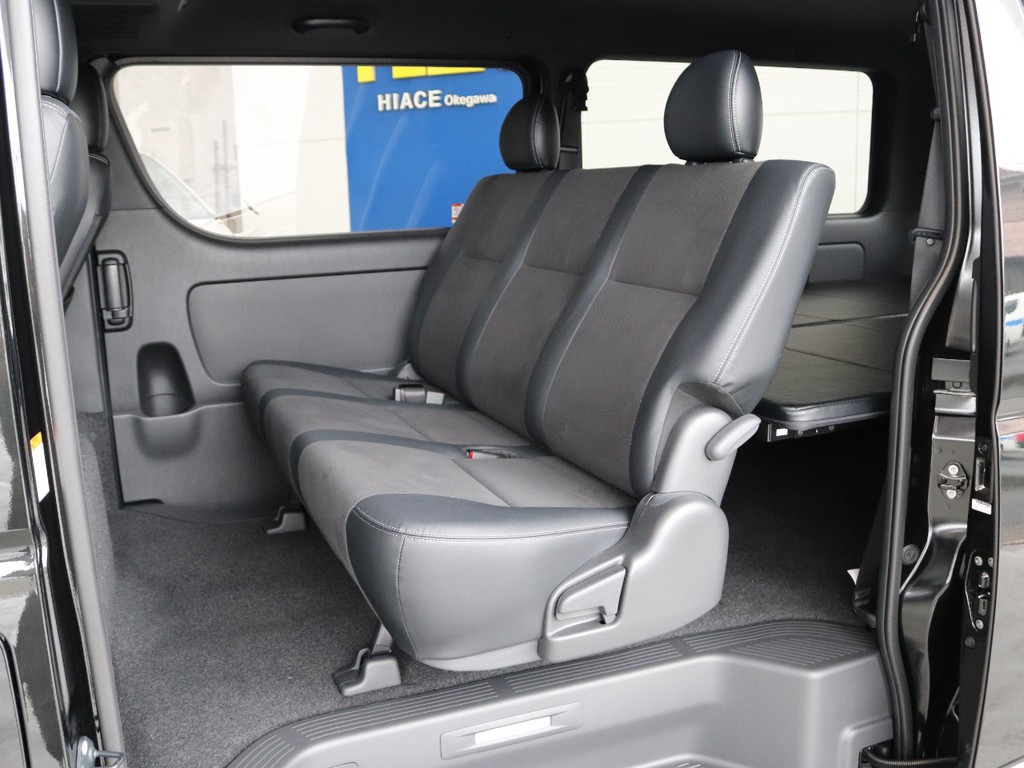 セカンドシートは3名乗車定員☆