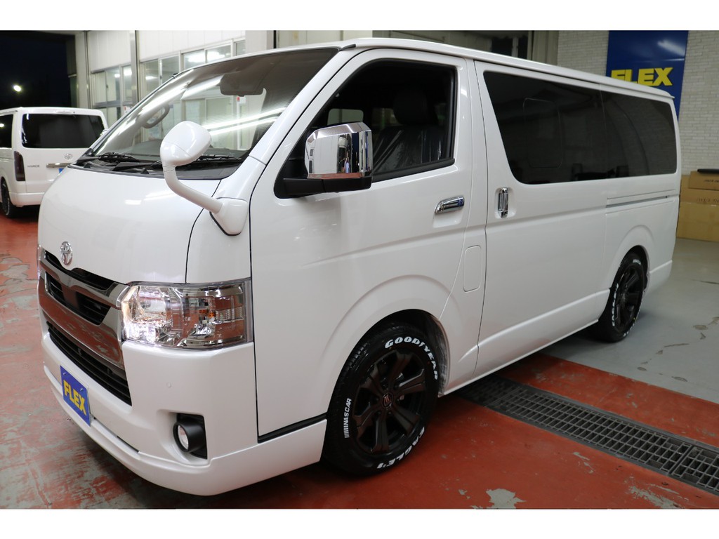 車中泊に最適な両側パワースライド無し小窓なしのタイプになります！！