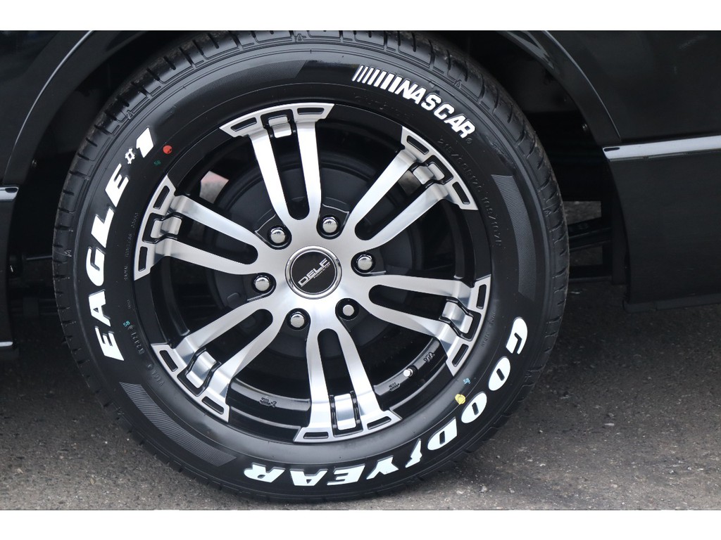 FLEX　Delf02　17インチアルミホイール×ナスカーホワイトレタータイヤ♪