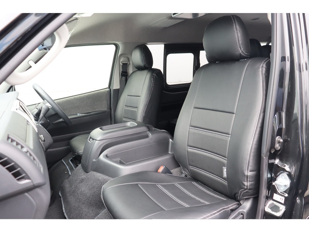 FLEXオリジナル黒革調シートカバーを着用済み！