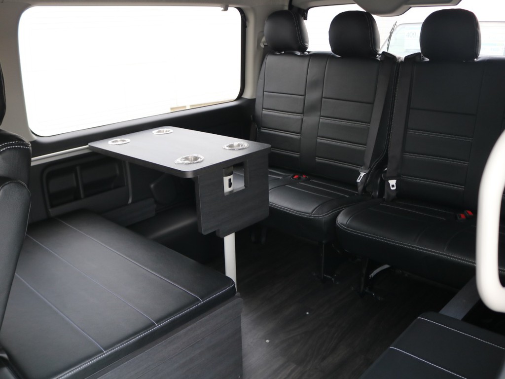 対面乗車も可能なシートアレンジ！！