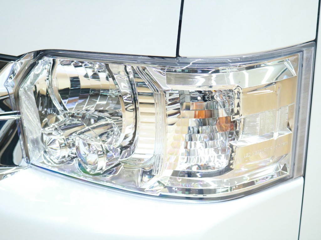 LEDヘッドライト採用★夜の運転もご安心頂けます♪