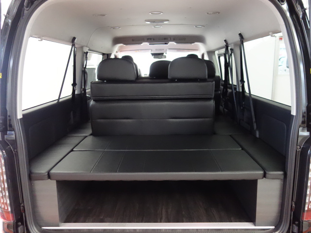 新車ハイエースワゴンＧＬ４ＷＤＦＬＥＸオリジナルＶｒｅ５シートアレンジ施工車両完成致しました！！店頭在庫車、即納車もご対応可能になります！！