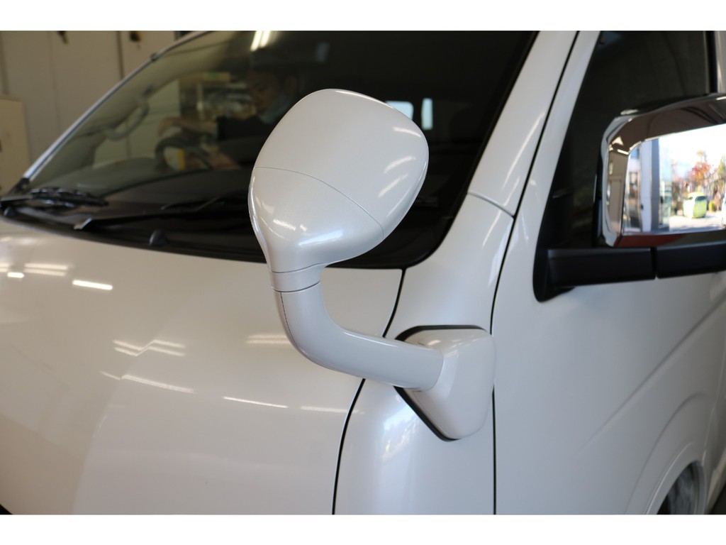 新車ハイエースワゴンＧＬ４ＷＤＦＬＥＸオリジナルＶｒｅ５シートアレンジ施工車両完成致しました！！店頭在庫車、即納車もご対応可能になります！！