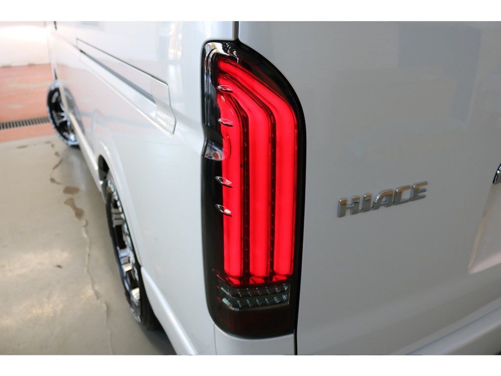 新車ハイエースワゴンＧＬ４ＷＤＦＬＥＸオリジナルＶｒｅ５シートアレンジ施工車両完成致しました！！店頭在庫車、即納車もご対応可能になります！！