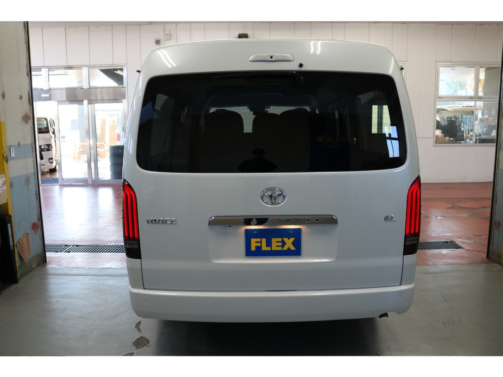 新車ハイエースワゴンＧＬ４ＷＤＦＬＥＸオリジナルＶｒｅ５シートアレンジ施工車両完成致しました！！店頭在庫車、即納車もご対応可能になります！！