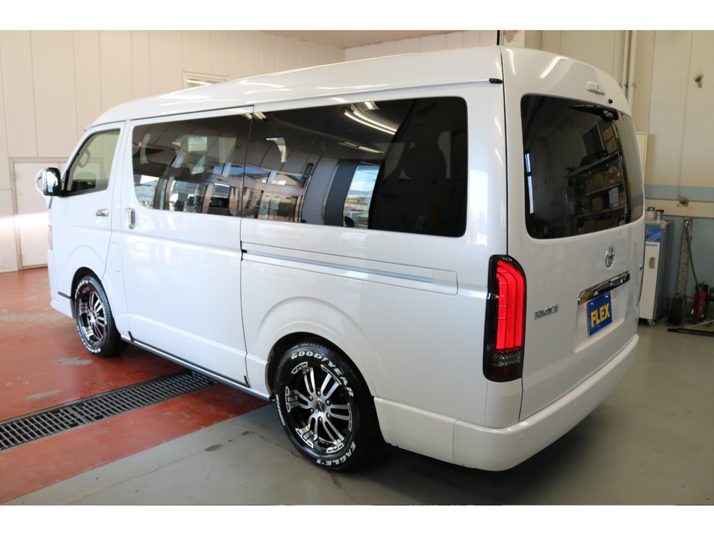 新車ハイエースワゴンＧＬ４ＷＤＦＬＥＸオリジナルＶｒｅ５シートアレンジ施工車両完成致しました！！店頭在庫車、即納車もご対応可能になります！！