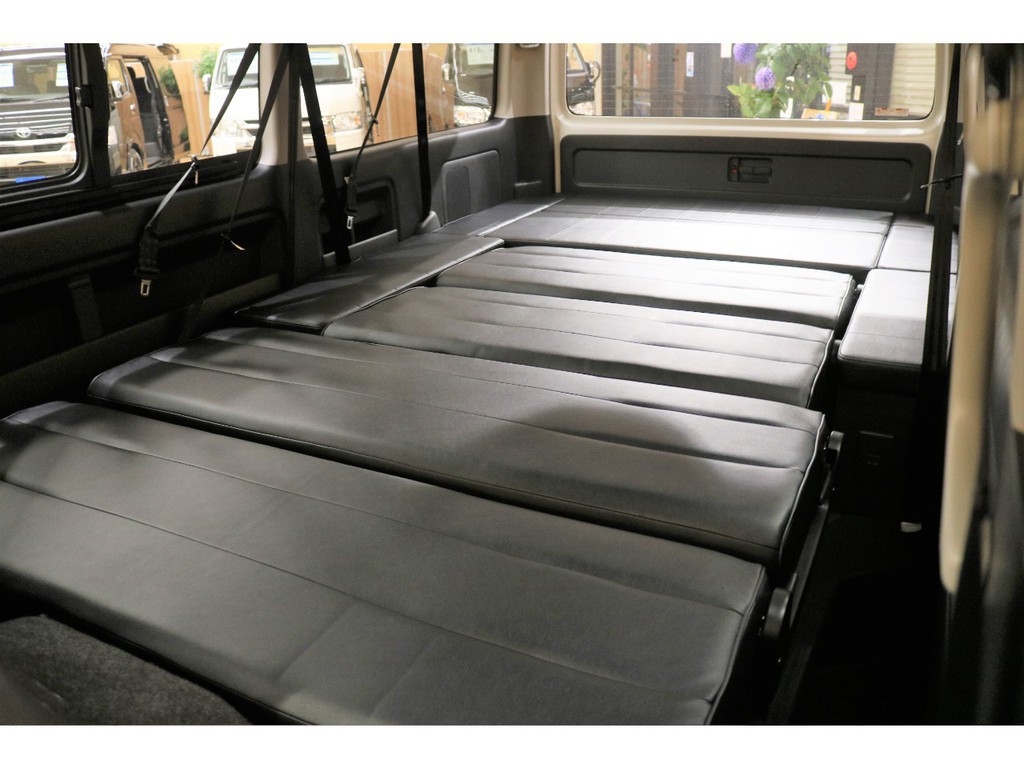 フルフラットベッドでも使用できる内装架装Ver5施工！