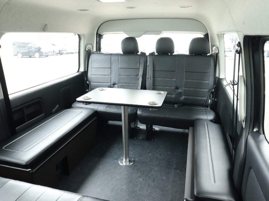 シート反転でラウンジレイアウト作成可能です！専用テーブル付きです！