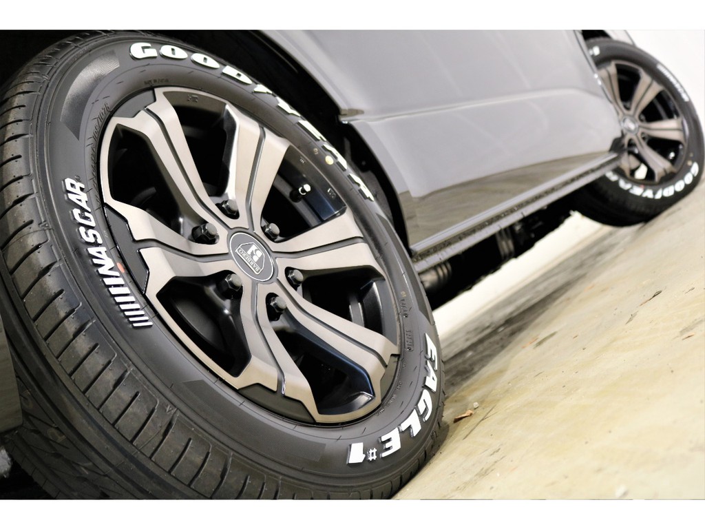 FLEXオリジナルアルミホイールバルベロアーバングランデ17in！