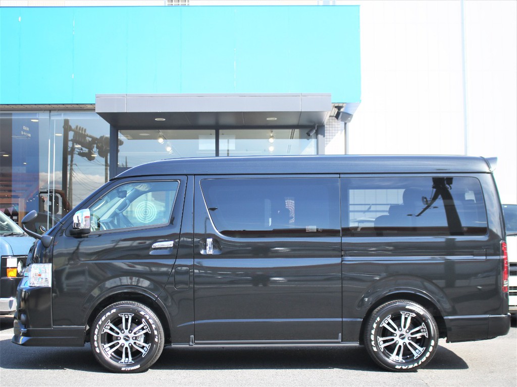 片側パワースライドドアとなっておりますので、乗り降りも楽に出来ます。