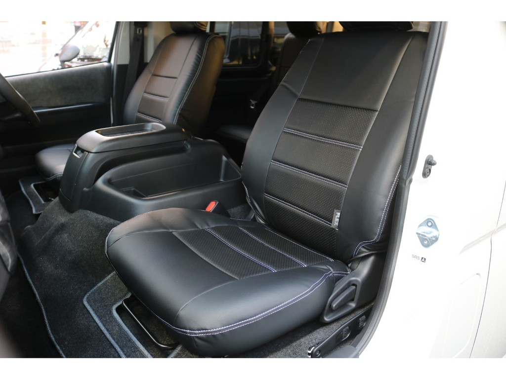 新品レザー調シートカバー装着です！