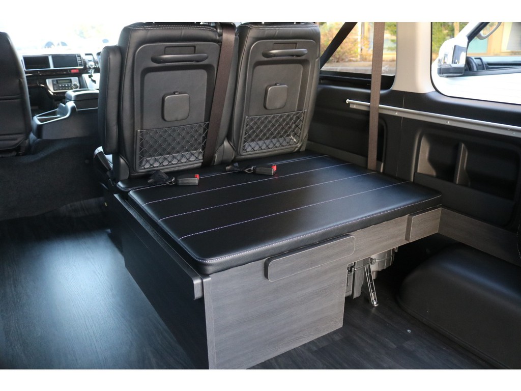 ３列目シートは後ろ向き２名乗車となります！