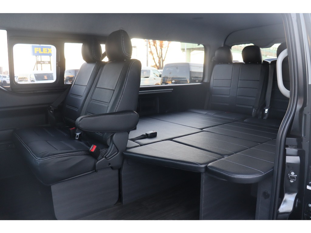 車中泊も可能なシートアレンジ♪フイルム施工もお任せ下さい！