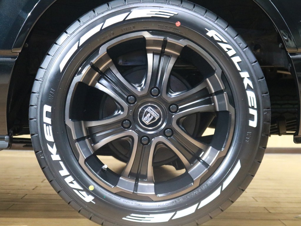 FALKEN　W11タイヤ採用★タイヤパターンがかっこいいです♪