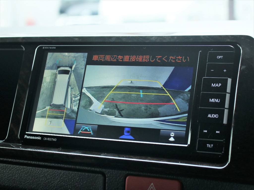 パノラミックビューモニター、バックカメラ共にナビ連動済みとなっております！