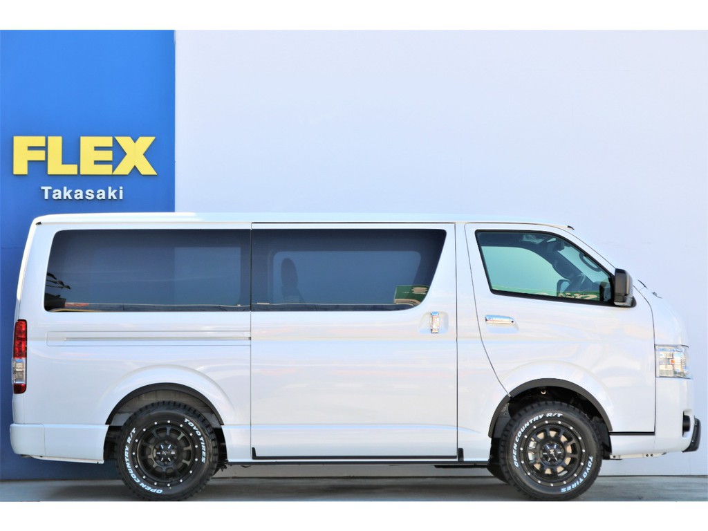 パールホワイト×ブラックカラーパーツでワイルドさを演出！！
