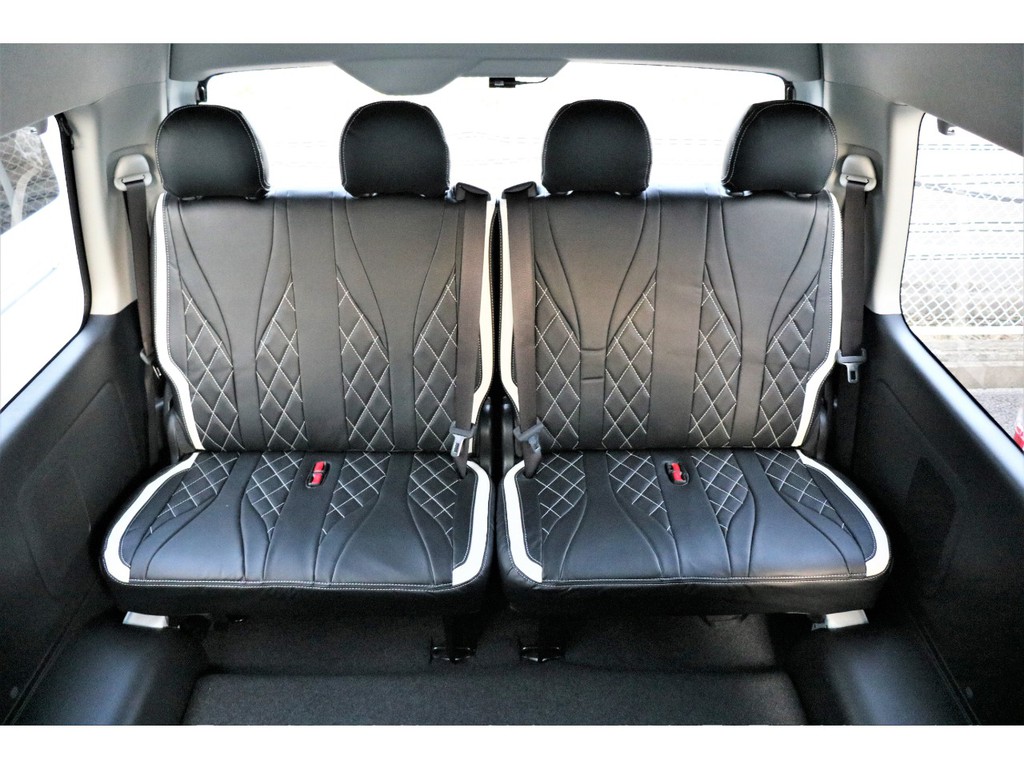 4列目もゆったり座れるのはグランドキャビンファインテックツアラーの魅力です！