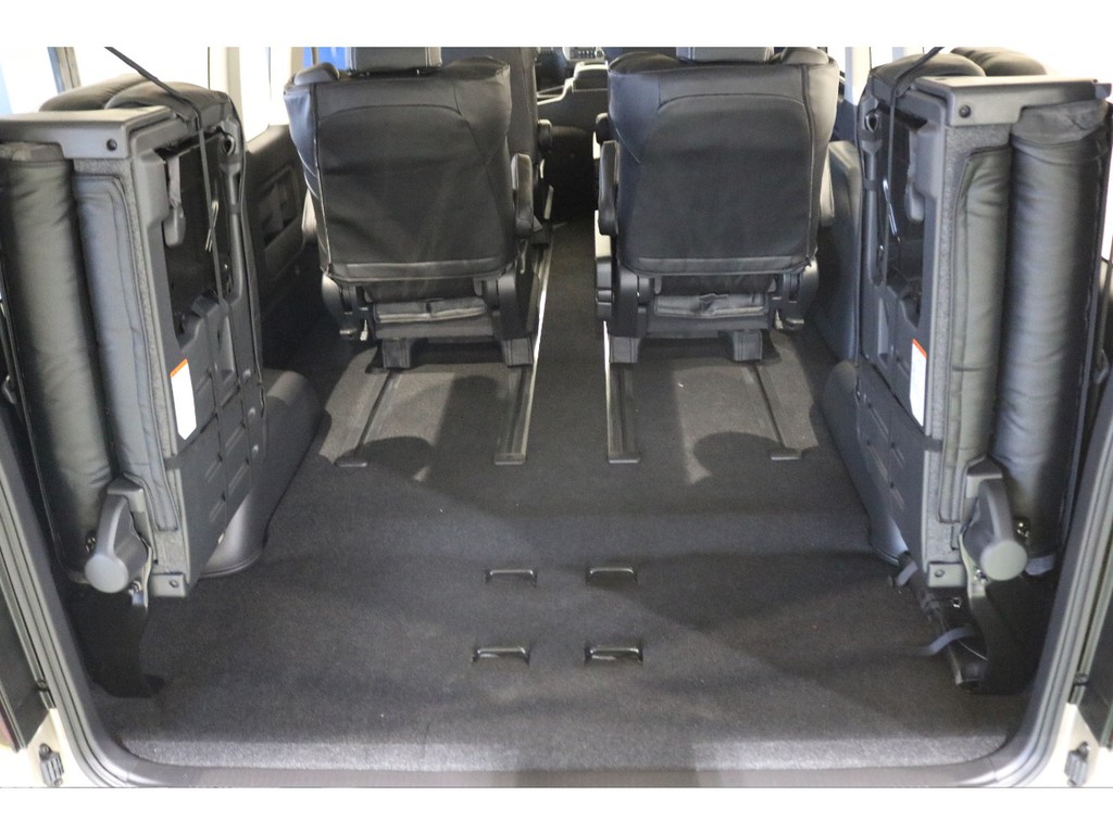 4列目を跳ね上げれば荷物もたくさん積めます！