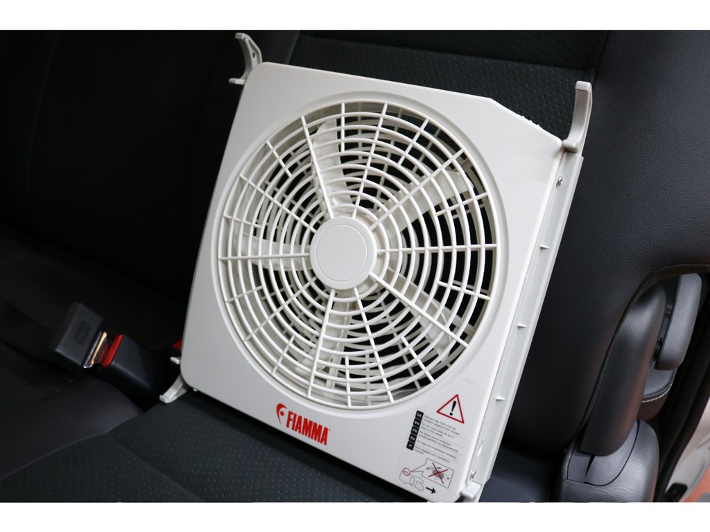 車内の換気にさいてきなターボＫＩＴ装備！！