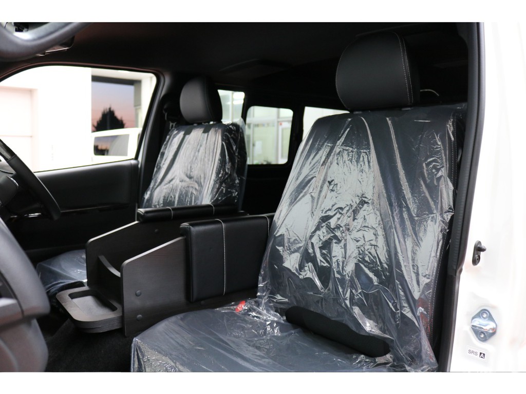 専用のハーフレザー調シートになります！！