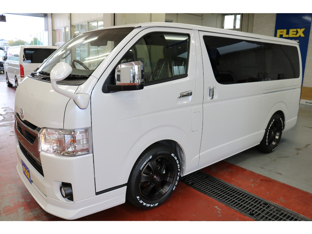 新車ハイエースＶダークプライムⅡ２０００ガソリン２ＷＤナビパッケージ完成致しました！！店頭在庫車、即納車ご対応可能になります！！