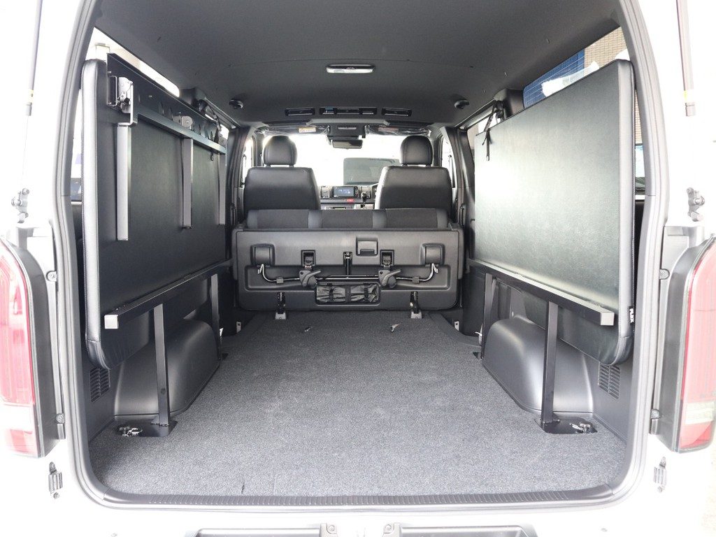 二列目を倒すことで、更に荷室スペースが広がります！
