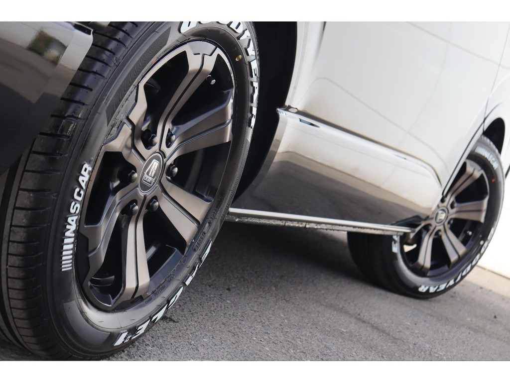 FLEXオリジナルバルベロ17インチアルミホイール☆グッドイヤーナスカータイヤ☆