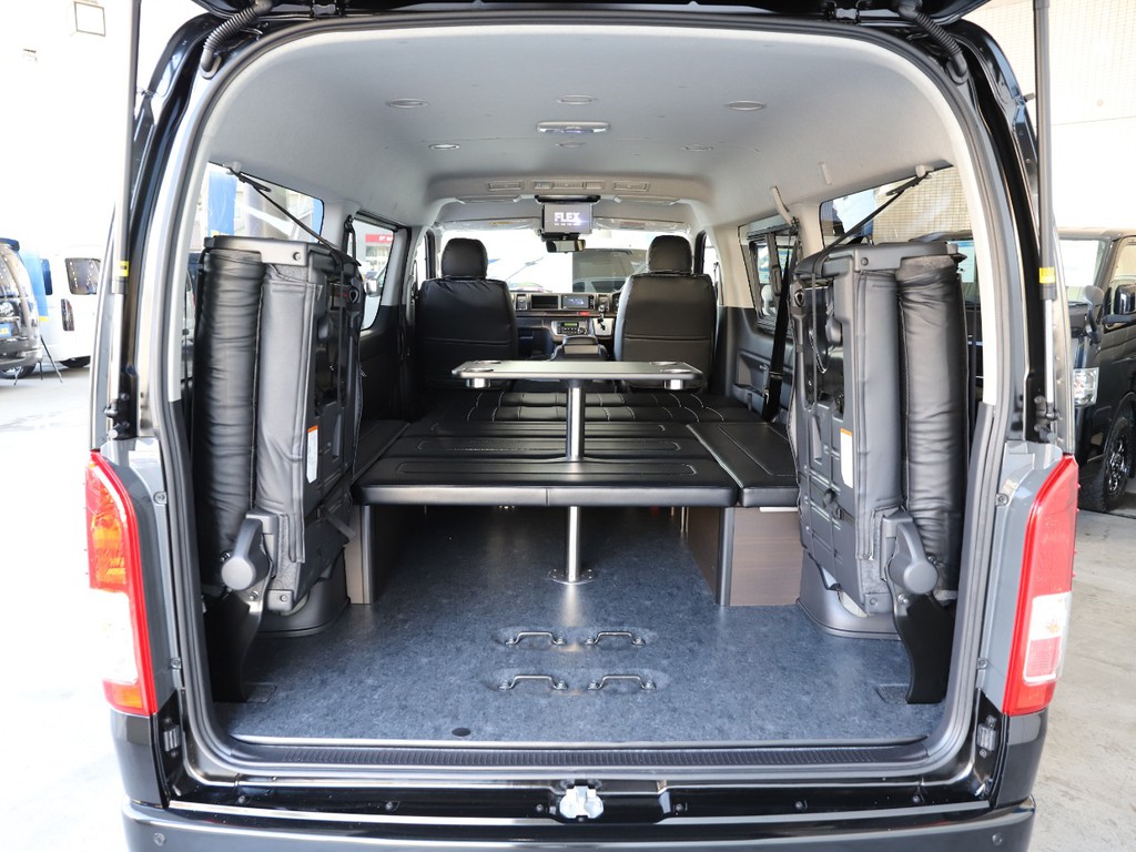 ４列目シート跳ね上げ可能☆