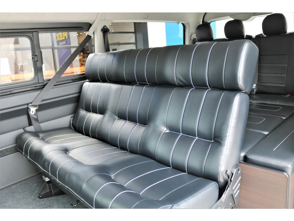 ＶＩＰなデザインのベッド施工＆ベンチシート搭載！内装アレンジＡＳ！！