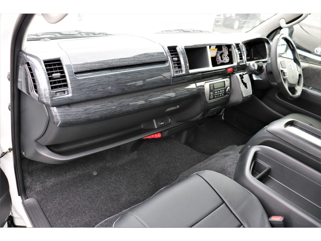 黒木目調パネルセットで高級感アップ！