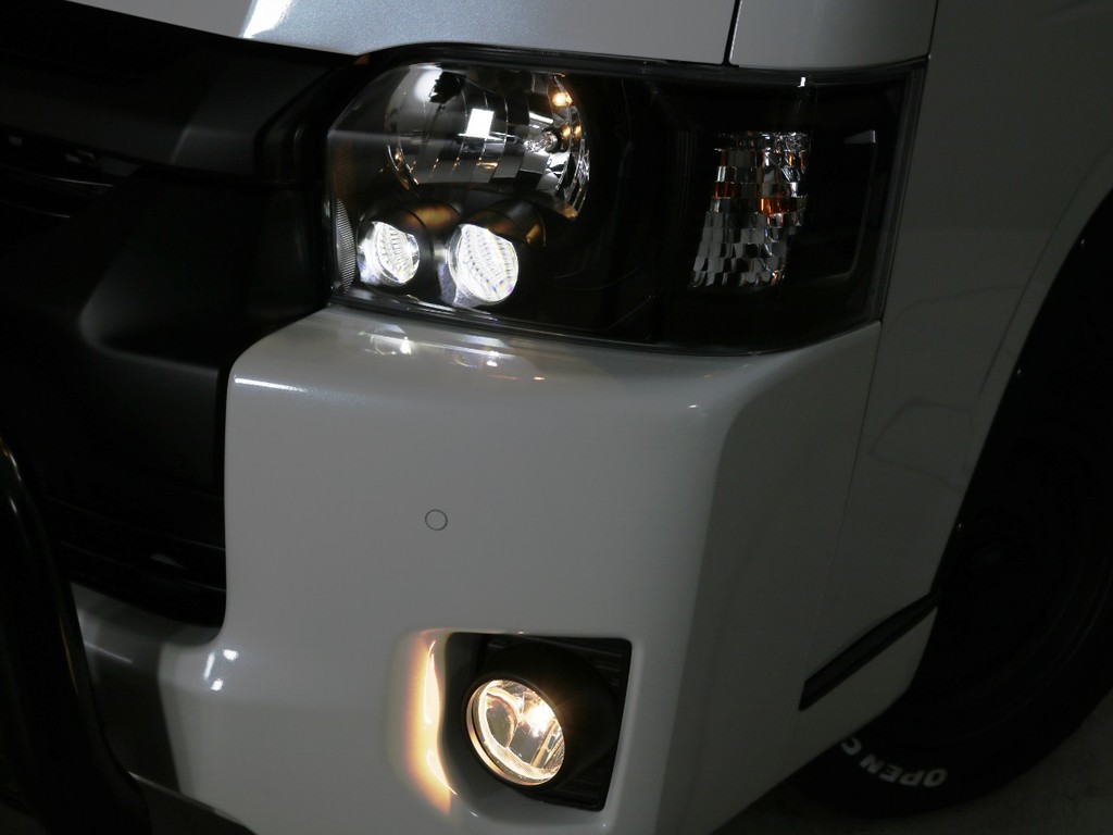 メーカーオプション　ＬＥＤヘッドランプ！ヘッドライトはインナーブラック施工済みとなっております♪