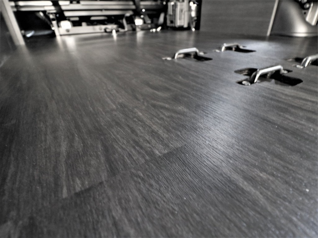 フローリング施工済みなので重たいお荷物も安心して積めます！