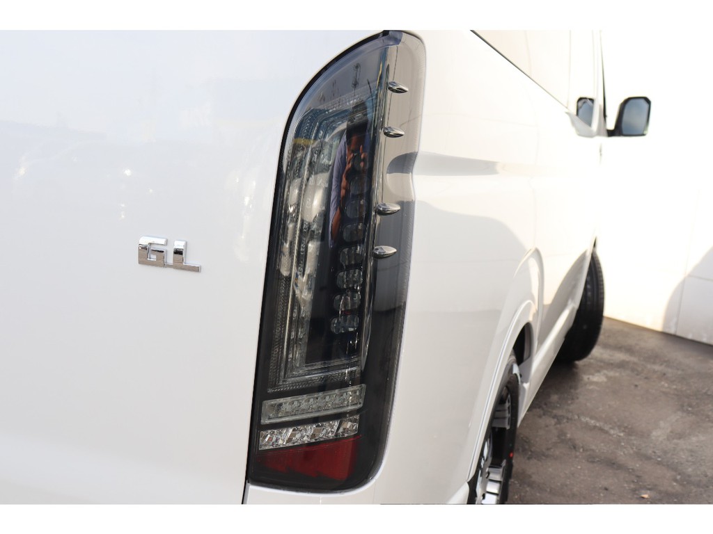 プレステージLEDテール　ウィンカーは流れるタイプで目立ちますよ！