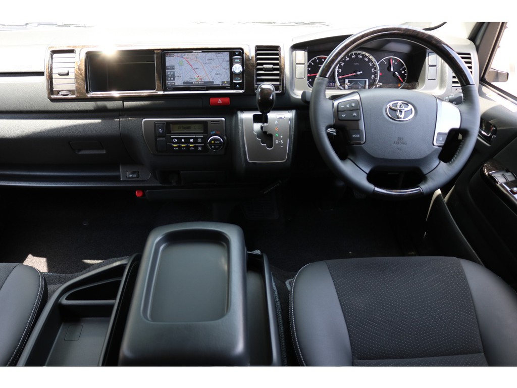 インテリアもしっかりカスタム済み！