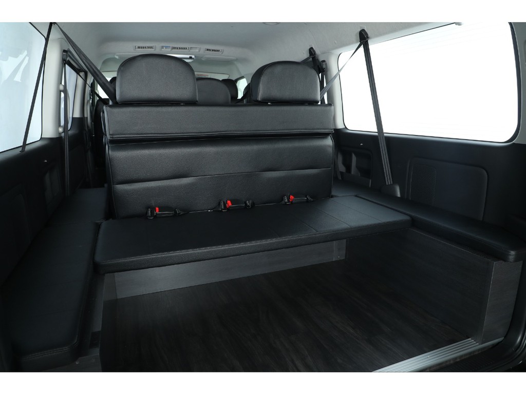 サードシートは収納式です！