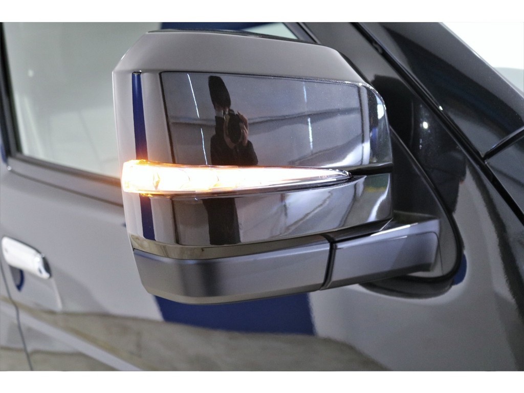 アベスト製シーケンシャルウインカーミラー！任意で点灯や流れるタイプにできる優れもの！