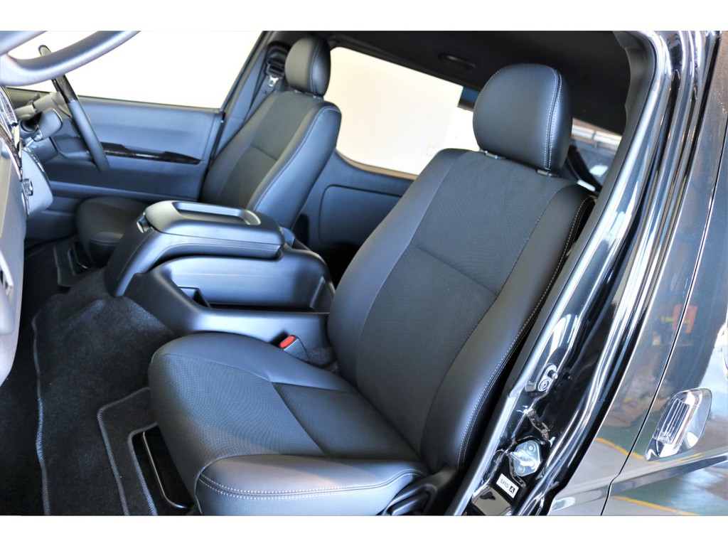 レザーシートが運転を楽しくさせます！