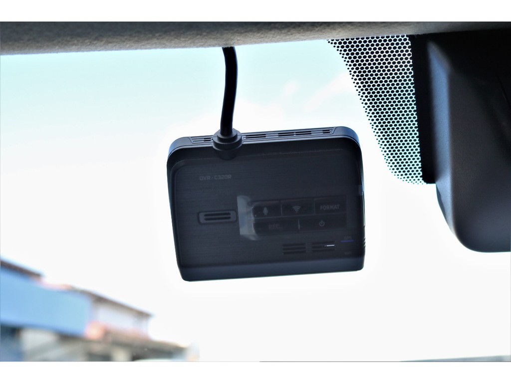 ドライブレコーダー付きで安心して運転できますね！