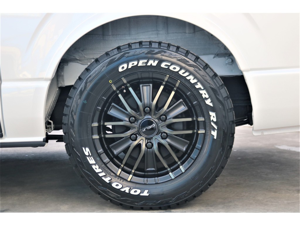 オリジナル１６インチアルミホイール・トーヨーオープンカントリータイヤ