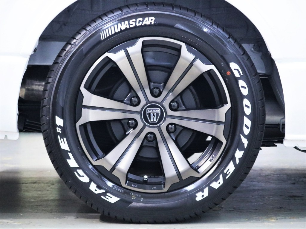 １７inch ＦＬＥＸ【バルベロアーバングランデ】ＡＷ＆グッドイヤーナスカータイヤ！